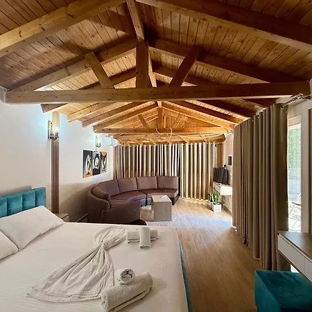 Almar Apartment *